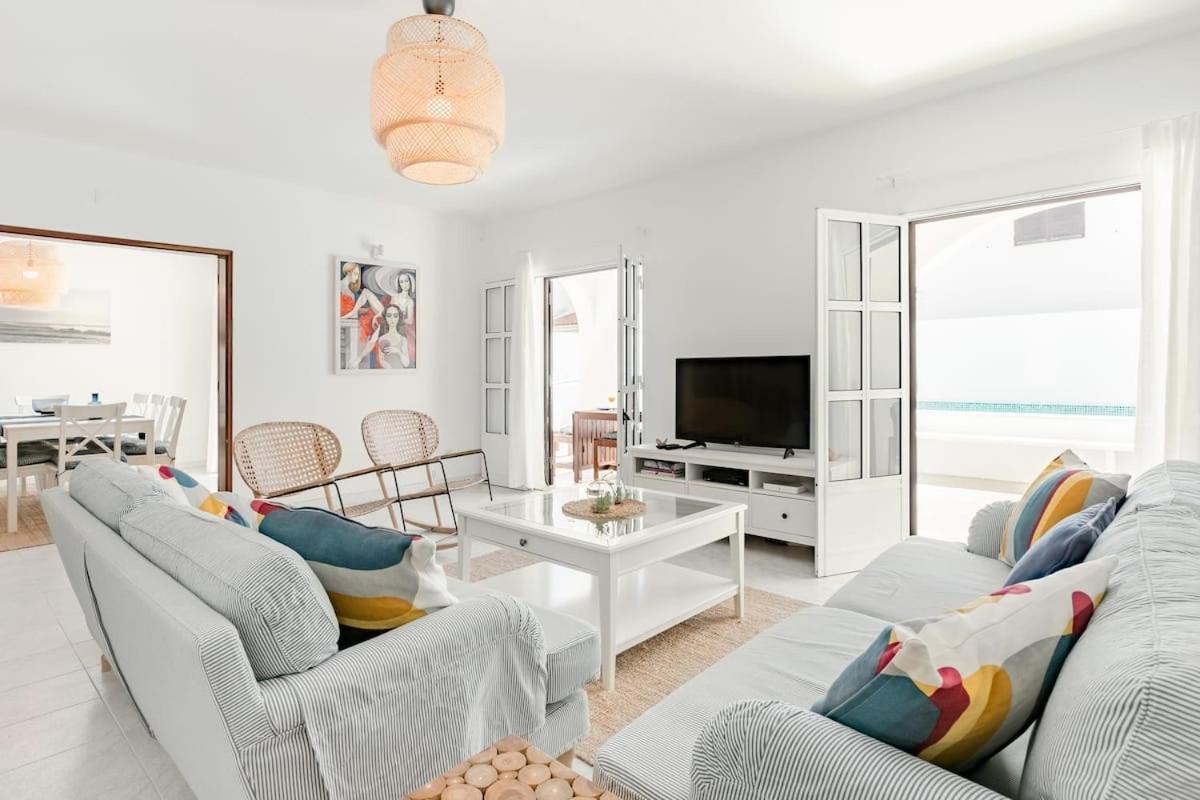 Beachfront Villa With Private Pool In Manta Rota Vila Nova de Cacela Eksteriør billede